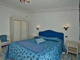 Apartment near Praia with Large Terrace & Spectacular Views