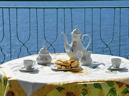 Apartment near Praia with Large Terrace & Spectacular Views