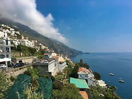 Apartment near Praia with Large Terrace & Spectacular Views