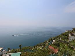 Apartment near Praia with Large Terrace & Spectacular Views