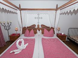 Quaint Holiday Home in Feldwies near Ski Area