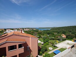 Relaxing Apartment in Banjole With Shared Pool