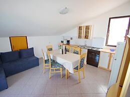 Relaxing Apartment in Banjole With Shared Pool