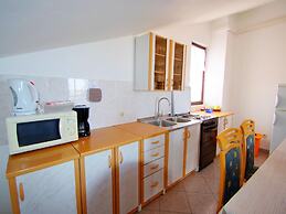 Relaxing Apartment in Banjole With Shared Pool