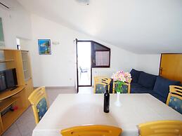 Relaxing Apartment in Banjole With Shared Pool