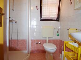 Relaxing Apartment in Banjole With Shared Pool