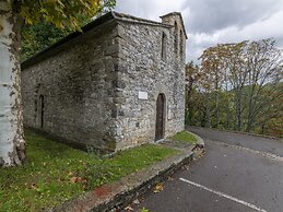 Farmhouse With Pool in Michelangelo