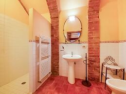 Farmhouse With Swimming Pool in Poggibonsi