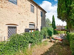 Farmhouse With Swimming Pool in Poggibonsi