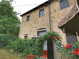 Farmhouse With Swimming Pool in Poggibonsi