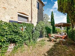 Farmhouse With Swimming Pool in Poggibonsi