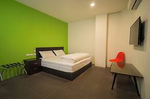 Travelers Plus - Hostel