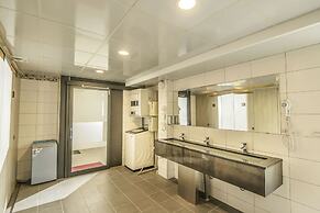 Travelers Plus - Hostel