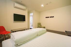 Travelers Plus - Hostel