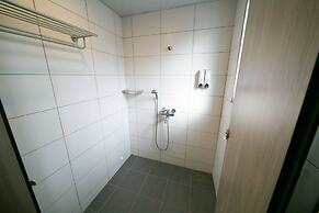 Travelers Plus - Hostel