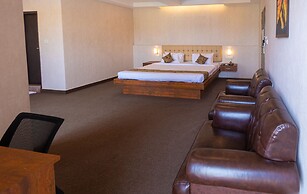 Vera by Bisque Brookefield