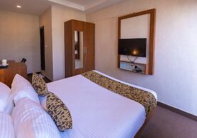 Vera by Bisque Brookefield