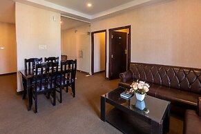 Vera by Bisque Brookefield