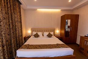 Vera by Bisque Brookefield