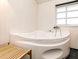 6 Person Holiday Home in Lokken-by Traum