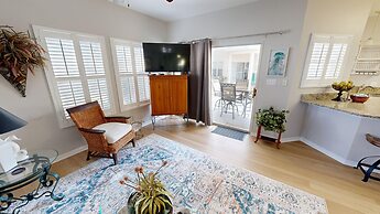 SPC 9136 - Ground Floor 2 BR short walk to beach right by pool by RedA