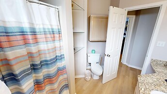 SPC 9136 - Ground Floor 2 BR short walk to beach right by pool by RedA