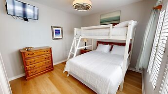 SPC 9136 - Ground Floor 2 BR short walk to beach right by pool by RedA