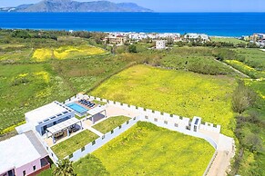 Villa Solaris Heated Pool & Hot Tub