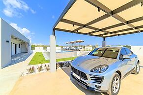 Villa Solaris Heated Pool & Hot Tub