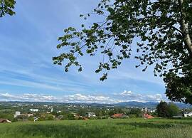 Sunny Terrace Apartment