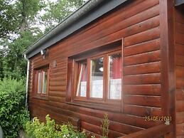 Comfortable Chalet in Petithan With Garden