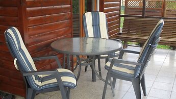 Comfortable Chalet in Petithan With Garden