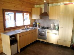 Comfortable Chalet in Petithan With Garden