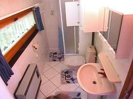 Comfortable Chalet in Petithan With Garden