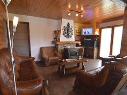 Comfortable Chalet in Petithan With Garden