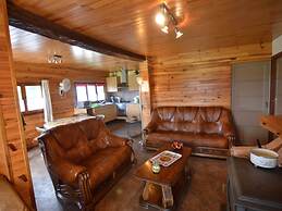 Comfortable Chalet in Petithan With Garden