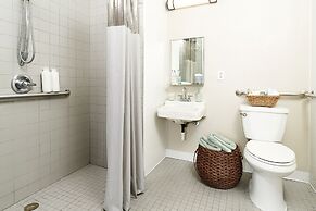 InTown Suites Extended Stay Chicago IL - Oakbrook