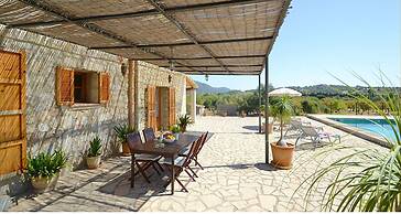 Belvilla by OYO Volta