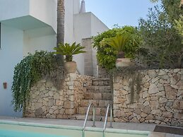 Belvilla by OYO Quattro Colonne Uno con Piscina