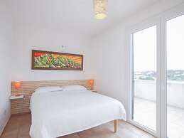 Belvilla by OYO Quattro Colonne Uno con Piscina