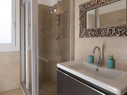 Belvilla by OYO Quattro Colonne Uno con Piscina