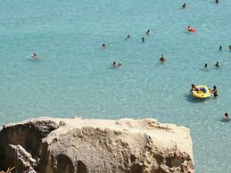 Belvilla by OYO Quattro Colonne Uno con Piscina