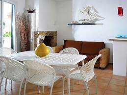 Belvilla by OYO Quattro Colonne Uno con Piscina