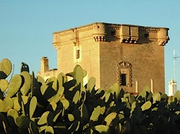 Belvilla by OYO Quattro Colonne Uno con Piscina