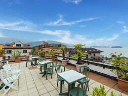 Cozy Mansion near Lake in Baveno Italy