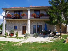 Luxurious Apartment in Sajini Croatia With Terrace