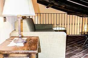 Villa with Private Pool near Cortona in Calm Countryside & Hilly Lands