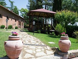 Villa with Private Pool near Cortona in Calm Countryside & Hilly Lands