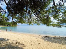 Modern Ground Floor Apartment With Private Terrace and Jacuzzi