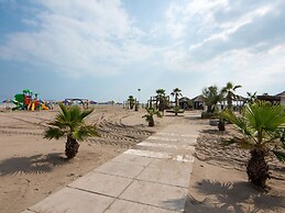 Expansive Apartment in Rosolina Mare near Beach